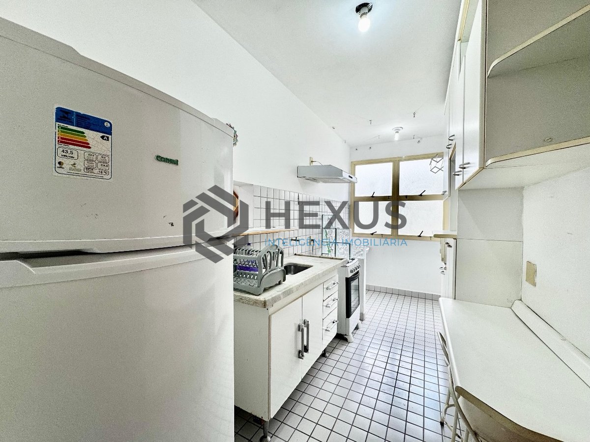 Foto 8 de Apartamento com varanda e lazer na Praia da Enseada, Guaruja