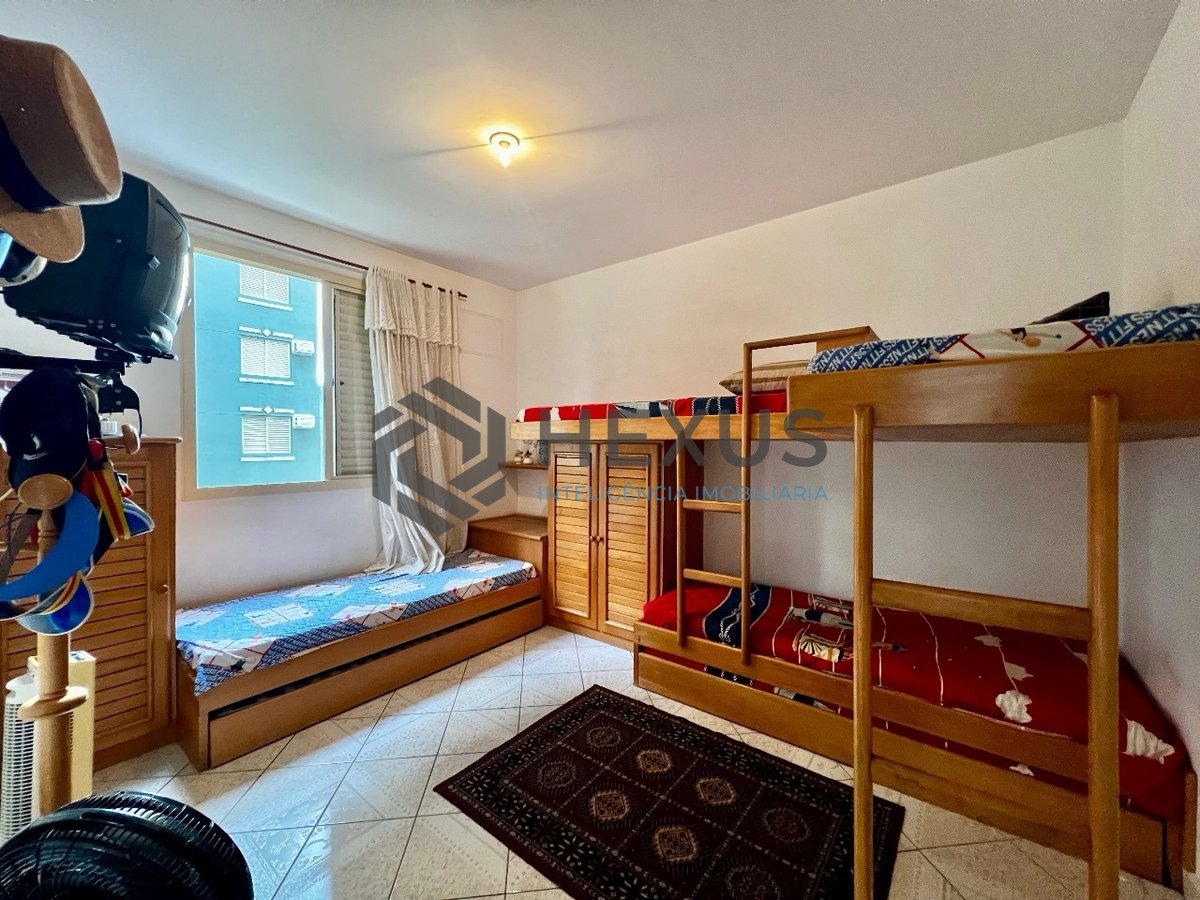 Foto 15 de Apartamento com varanda e lazer na Praia da Enseada, Guaruja