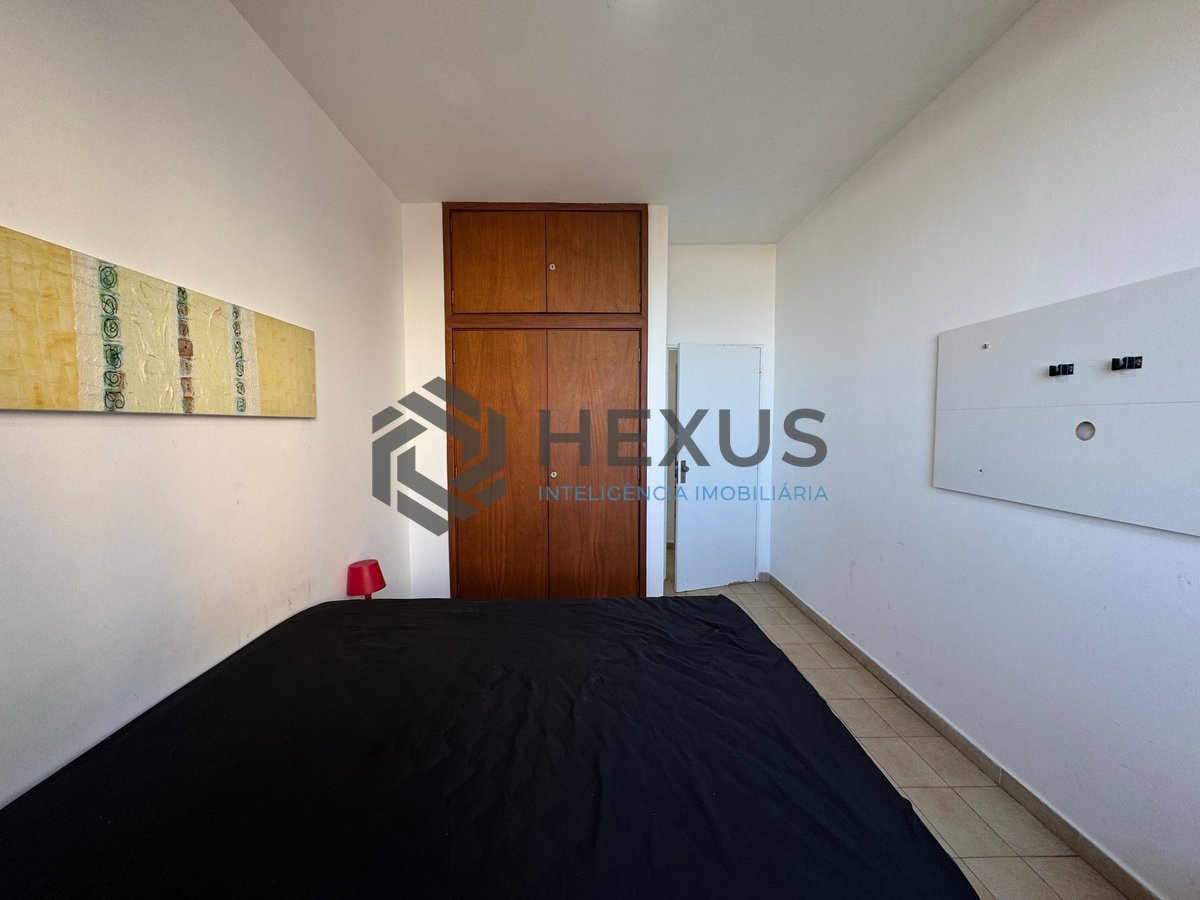 Foto 15 de Apartamento frente mar com varanda e vista mar na Praia das Pitangueiras, Guaruja
