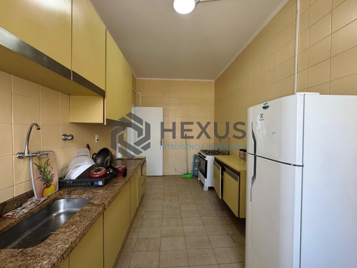 Foto 17 de Apartamento frente mar com varanda e vista mar na Praia das Pitangueiras, Guaruja
