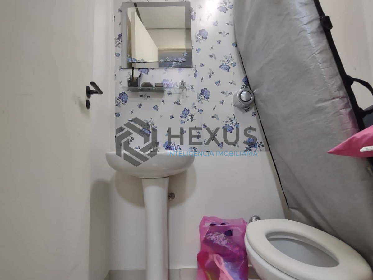 Foto 17 de Apartamento com varanda na região da Brunella na Praia da Enseada, Guaruja