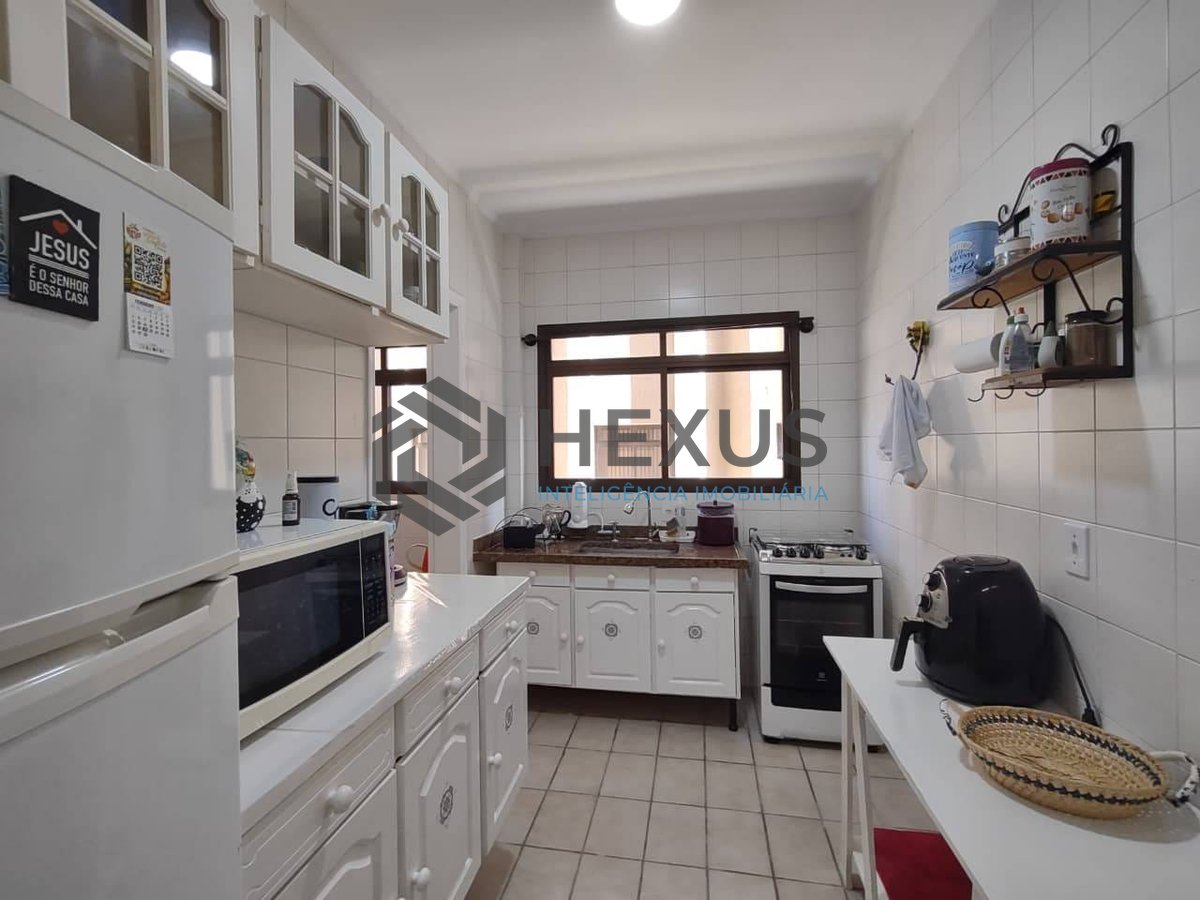 Foto 19 de Apartamento com varanda na região da Brunella na Praia da Enseada, Guaruja