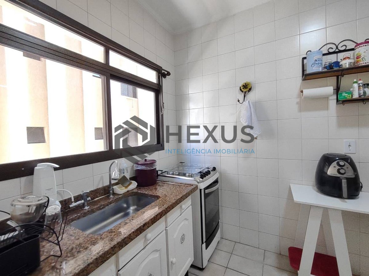 Foto 20 de Apartamento com varanda na região da Brunella na Praia da Enseada, Guaruja
