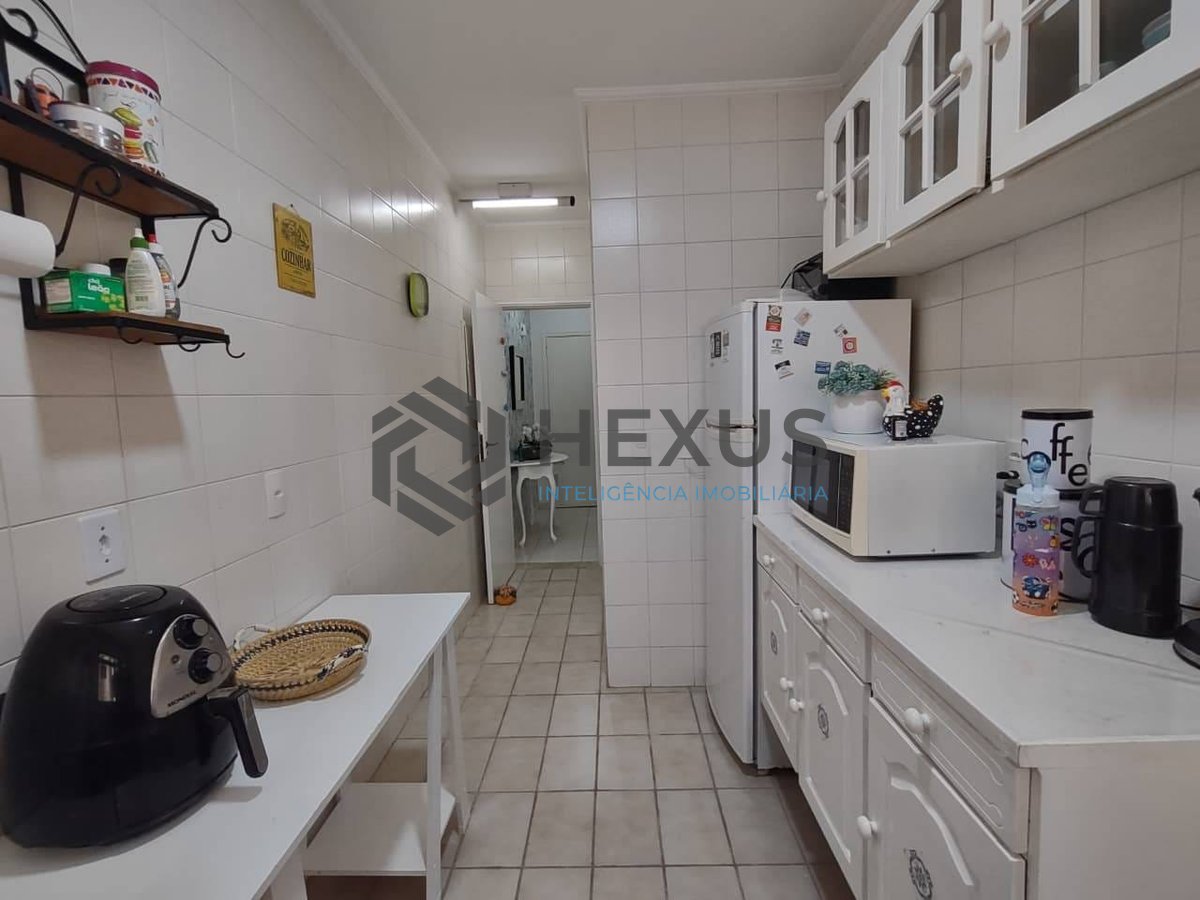 Foto 21 de Apartamento com varanda na região da Brunella na Praia da Enseada, Guaruja