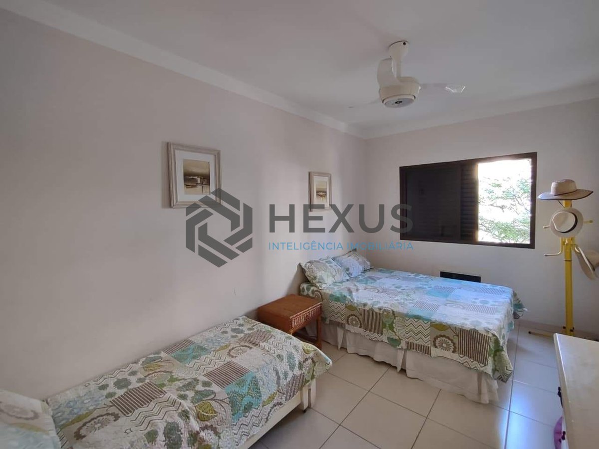 Foto 8 de Apartamento com varanda na região da Brunella na Praia da Enseada, Guaruja