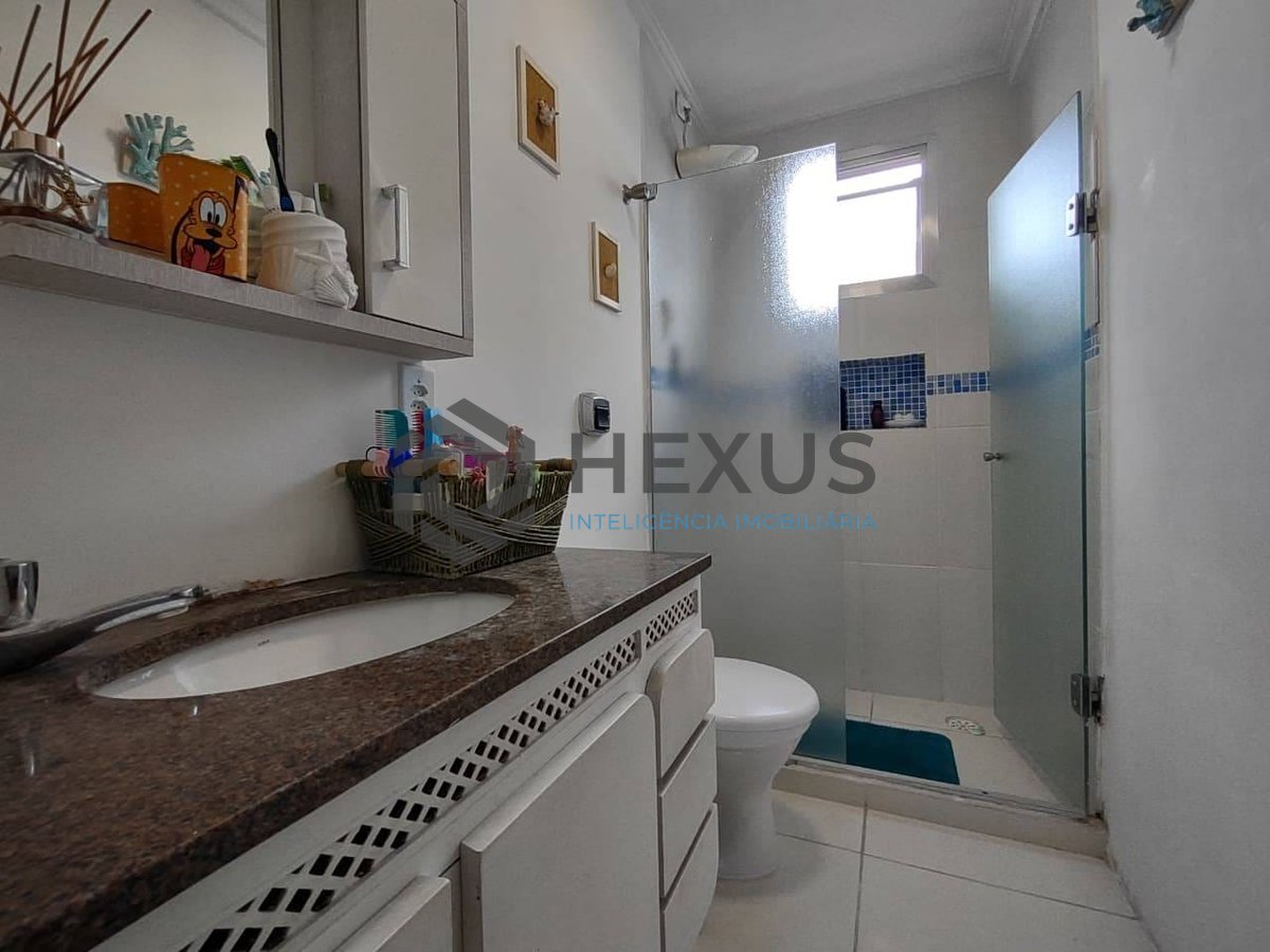 Foto 15 de Apartamento com varanda e lazer na Praia da Enseada, Guaruja