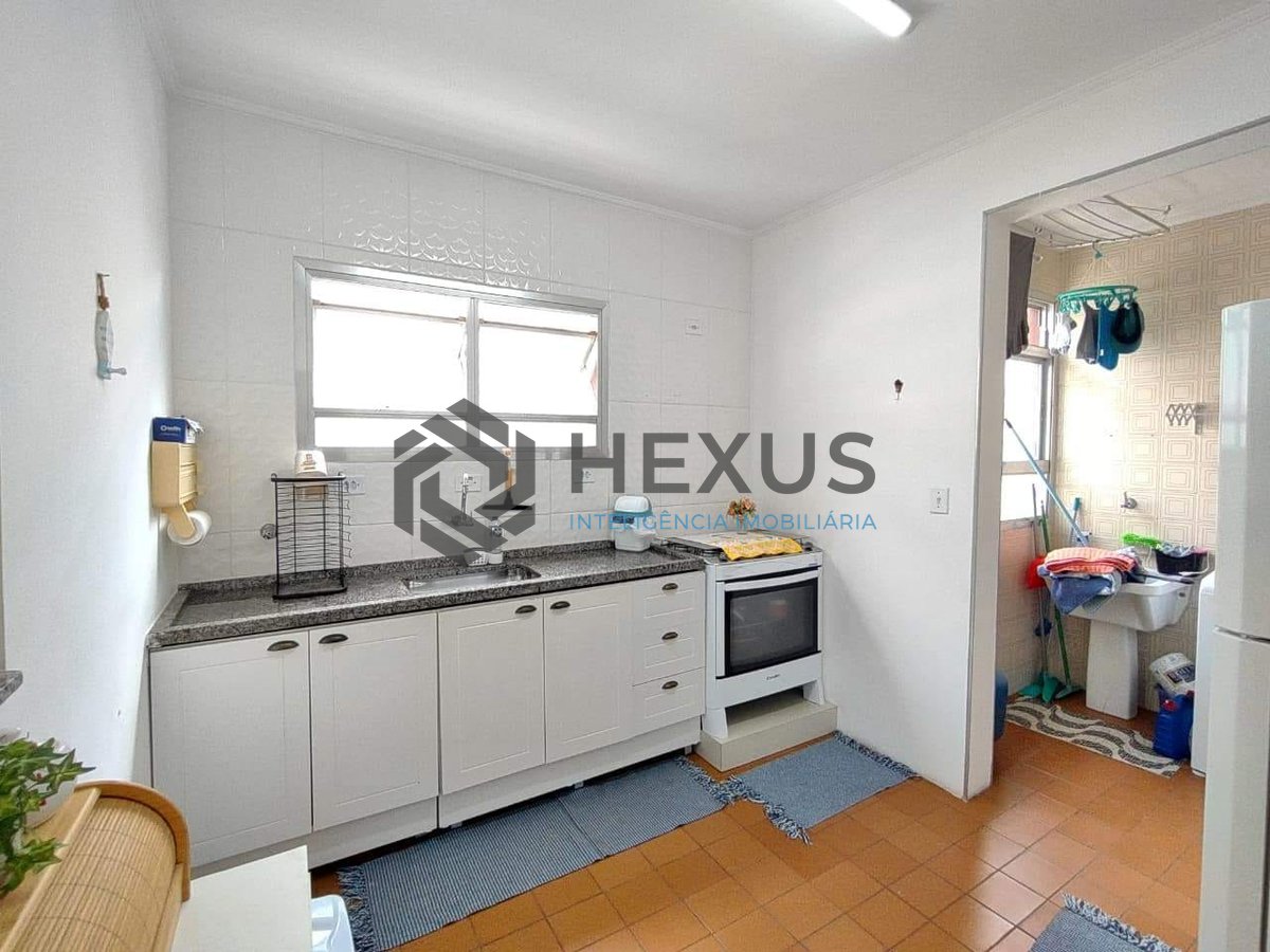 Foto 17 de Apartamento com varanda e lazer na Praia da Enseada, Guaruja