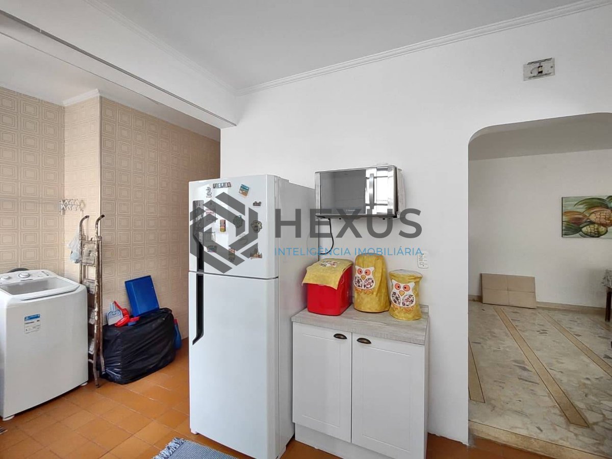 Foto 18 de Apartamento com varanda e lazer na Praia da Enseada, Guaruja
