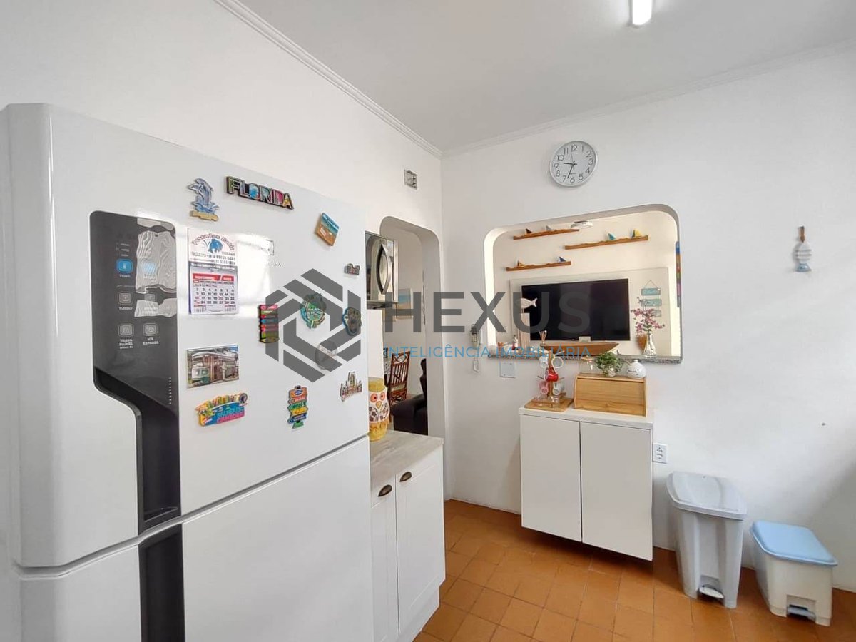 Foto 19 de Apartamento com varanda e lazer na Praia da Enseada, Guaruja