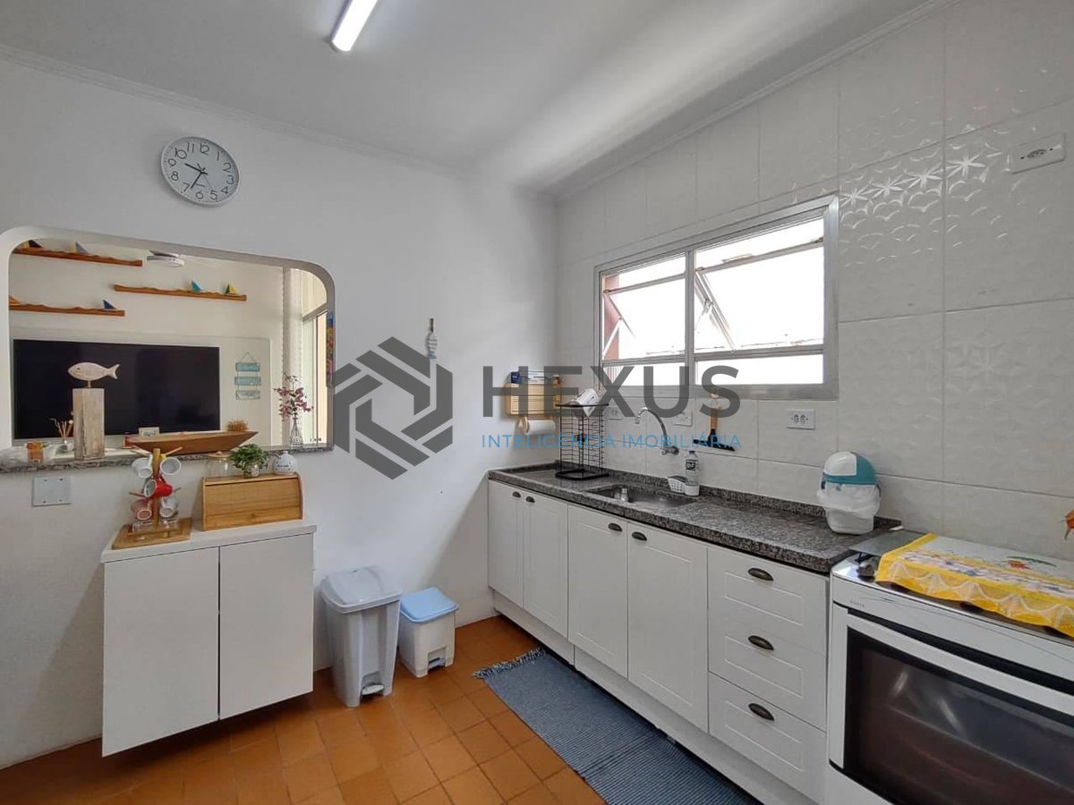 Foto 20 de Apartamento com varanda e lazer na Praia da Enseada, Guaruja