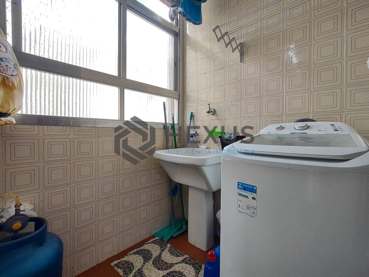 Foto 22 de Apartamento com varanda e lazer na Praia da Enseada, Guaruja
