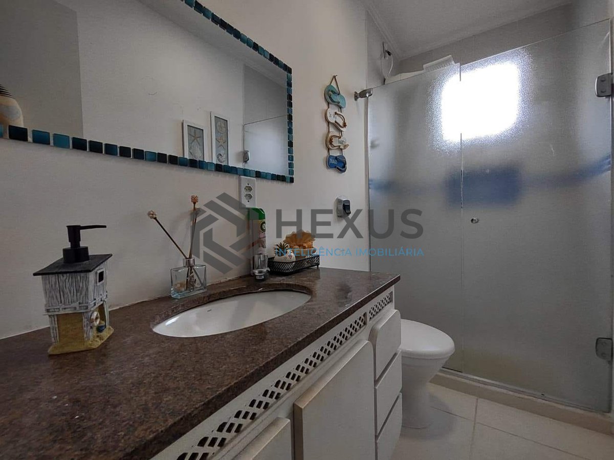 Foto 9 de Apartamento com varanda e lazer na Praia da Enseada, Guaruja