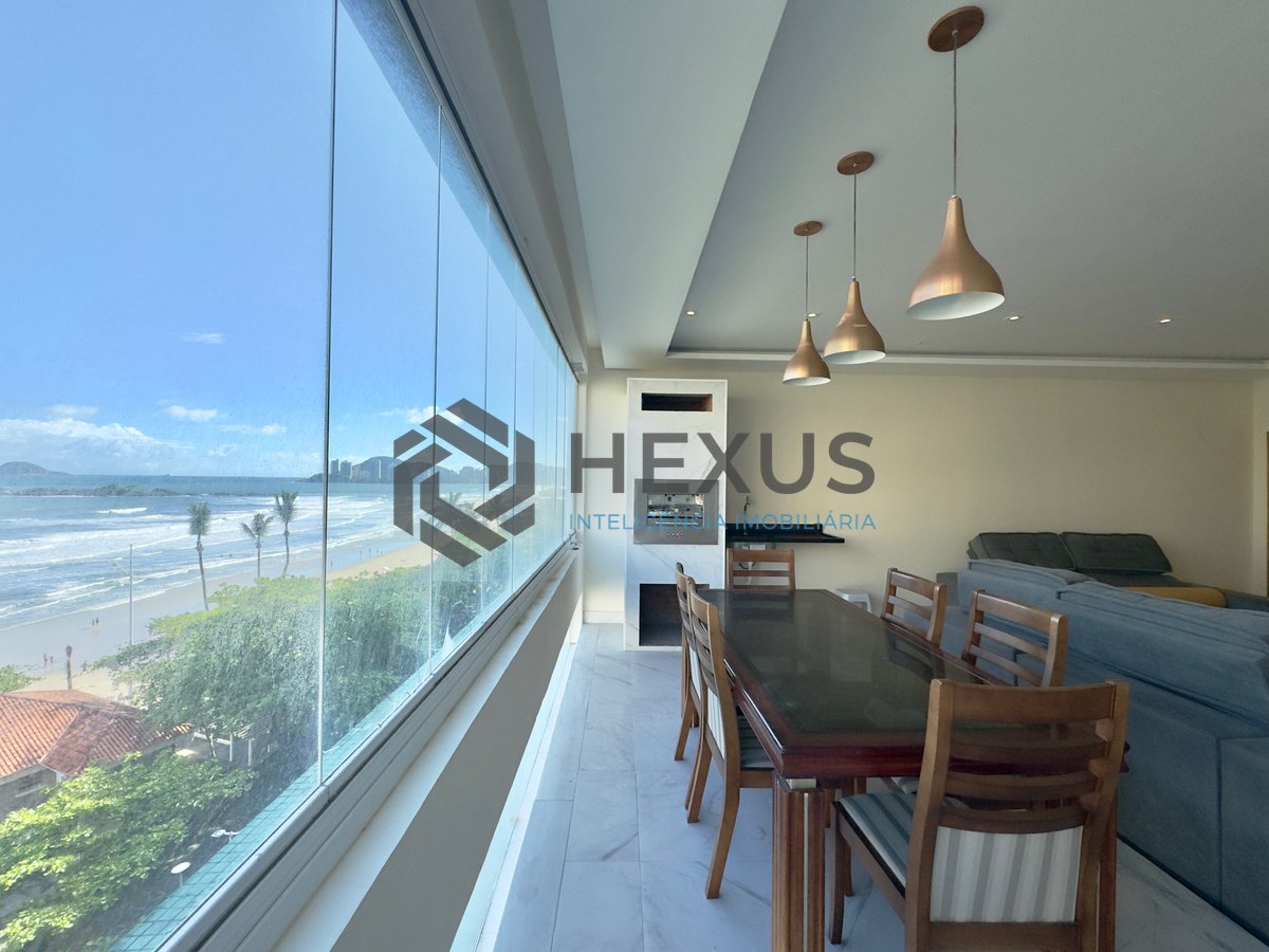 Foto 2 de Apartamento frente mar reformado com varanda gourmet na Praia das Pitangueiras, Guaruja