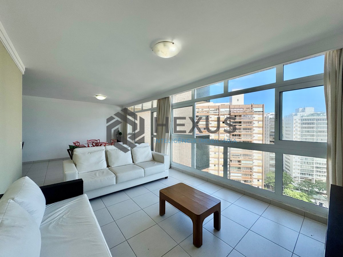 Foto 4 de Apartamento frente mar reformado com varanda e lazer na Praia das Pitangueiras, Guaruja