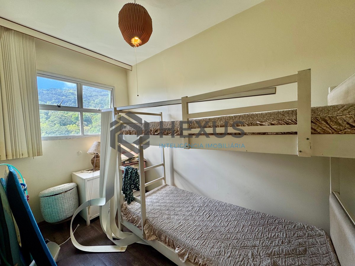 Foto 19 de Apartamento beira mar reformado com varanda e lazer na Praia das Pitangueiras, Guaruja