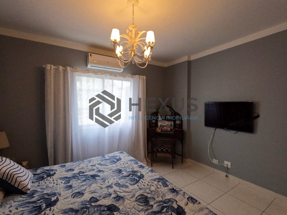 Foto 17 de Apartamento com varanda e vista mar na beira mar da Praia das Pitangueiras, Guaruja