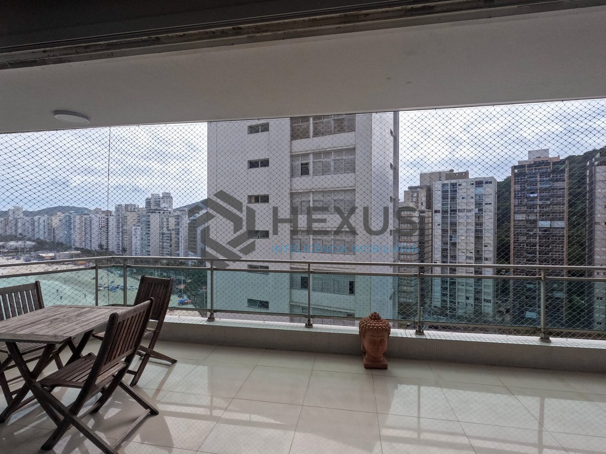 Foto 5 de Apartamento com varanda e vista mar na beira mar da Praia das Pitangueiras, Guaruja