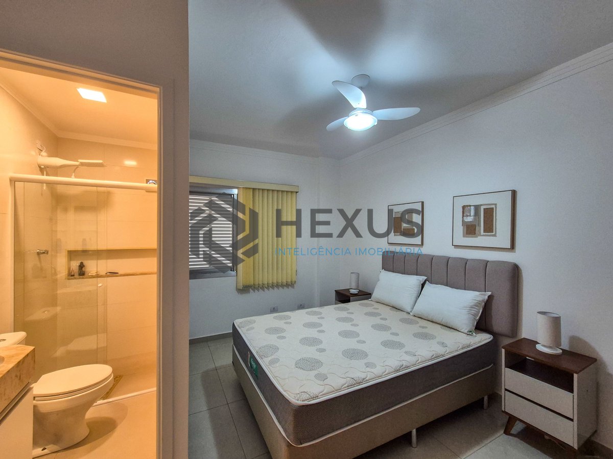 Foto 18 de Apartamento reformado com vista livre a uma quadra da Praia das Pitangueiras, Guaruja