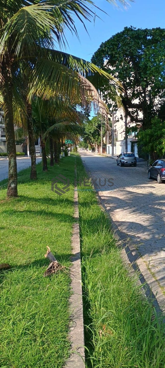 Foto 17 de Apartamento reformado com varanda gourmet na Praia da Enseada, Guaruja