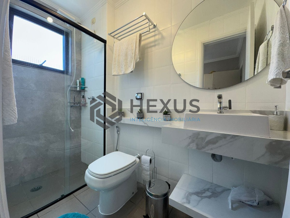 Foto 9 de Apartamento reformado com varanda gourmet na Praia da Enseada, Guaruja