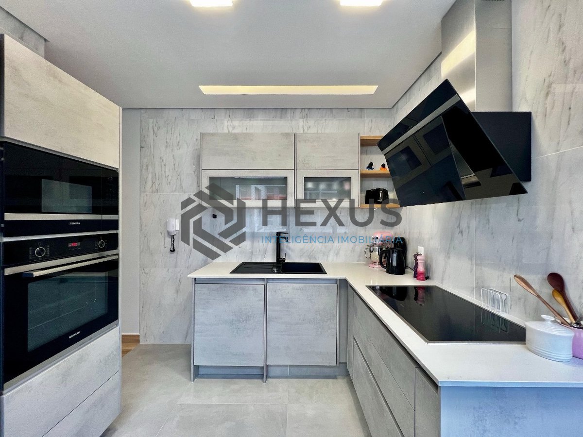 Foto 17 de Apartamento reformado frente mar na Praia das Pitangueiras, Guaruja