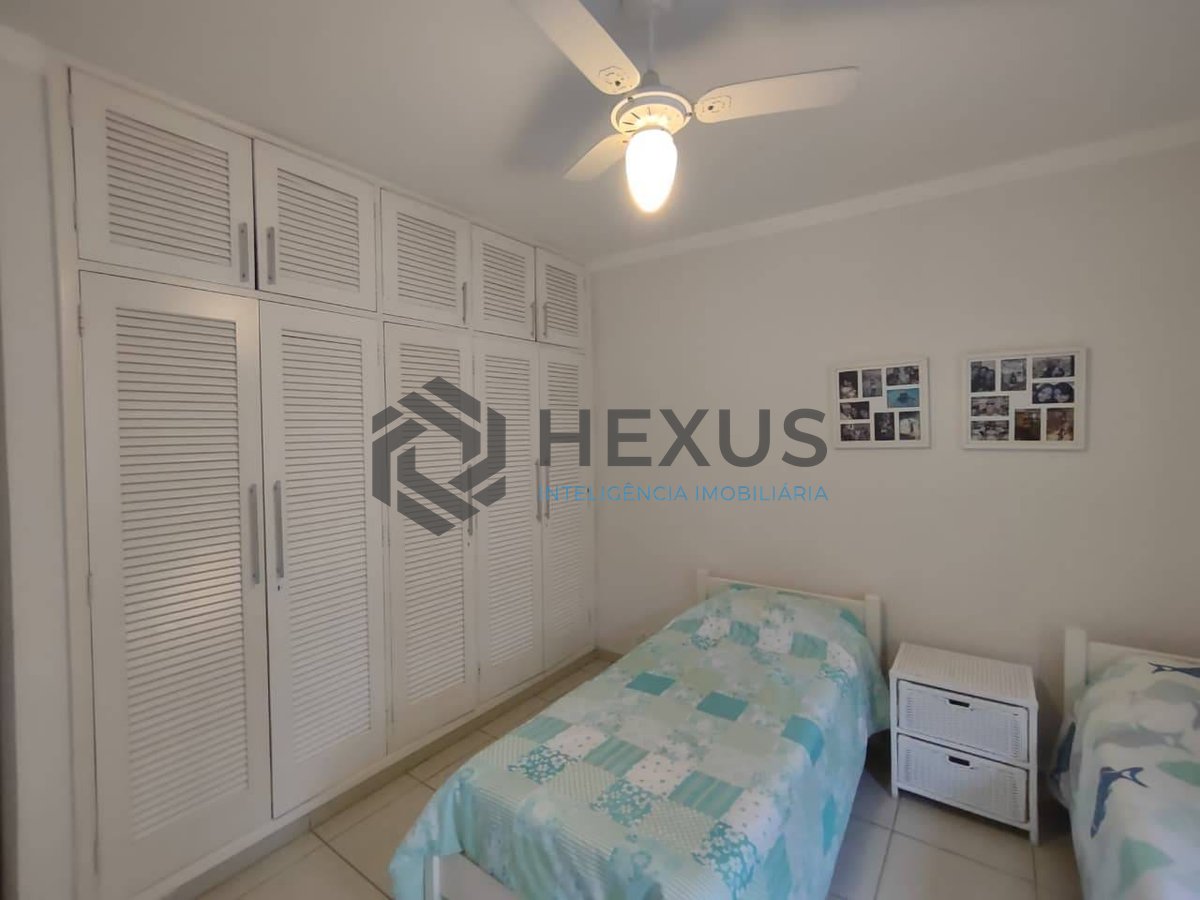Foto 12 de Apartamento com varanda na região do Hotel Casa Grande na Praia da Enseada, Guaruja