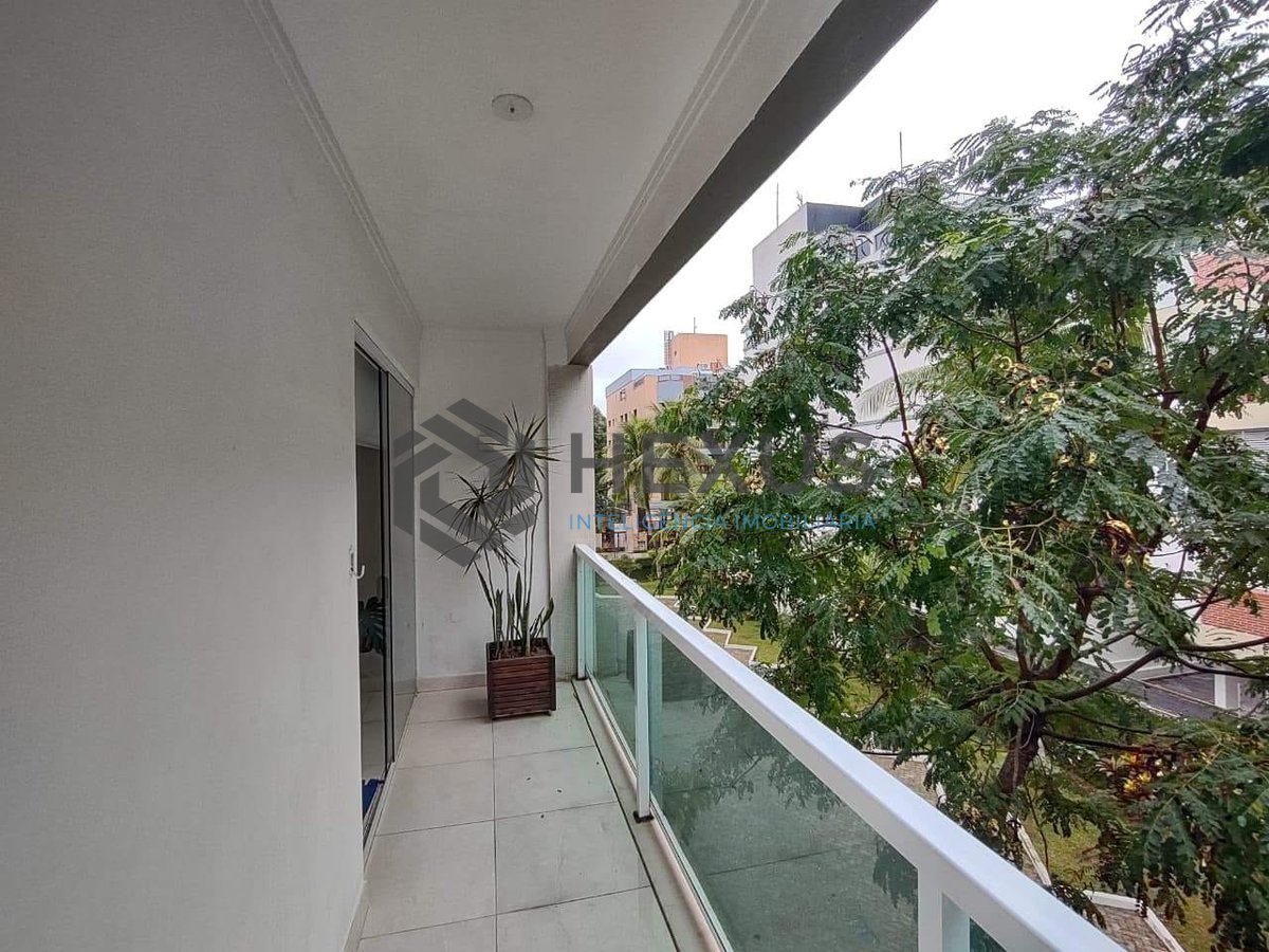 Foto 2 de Apartamento com varanda na região do Hotel Casa Grande na Praia da Enseada, Guaruja