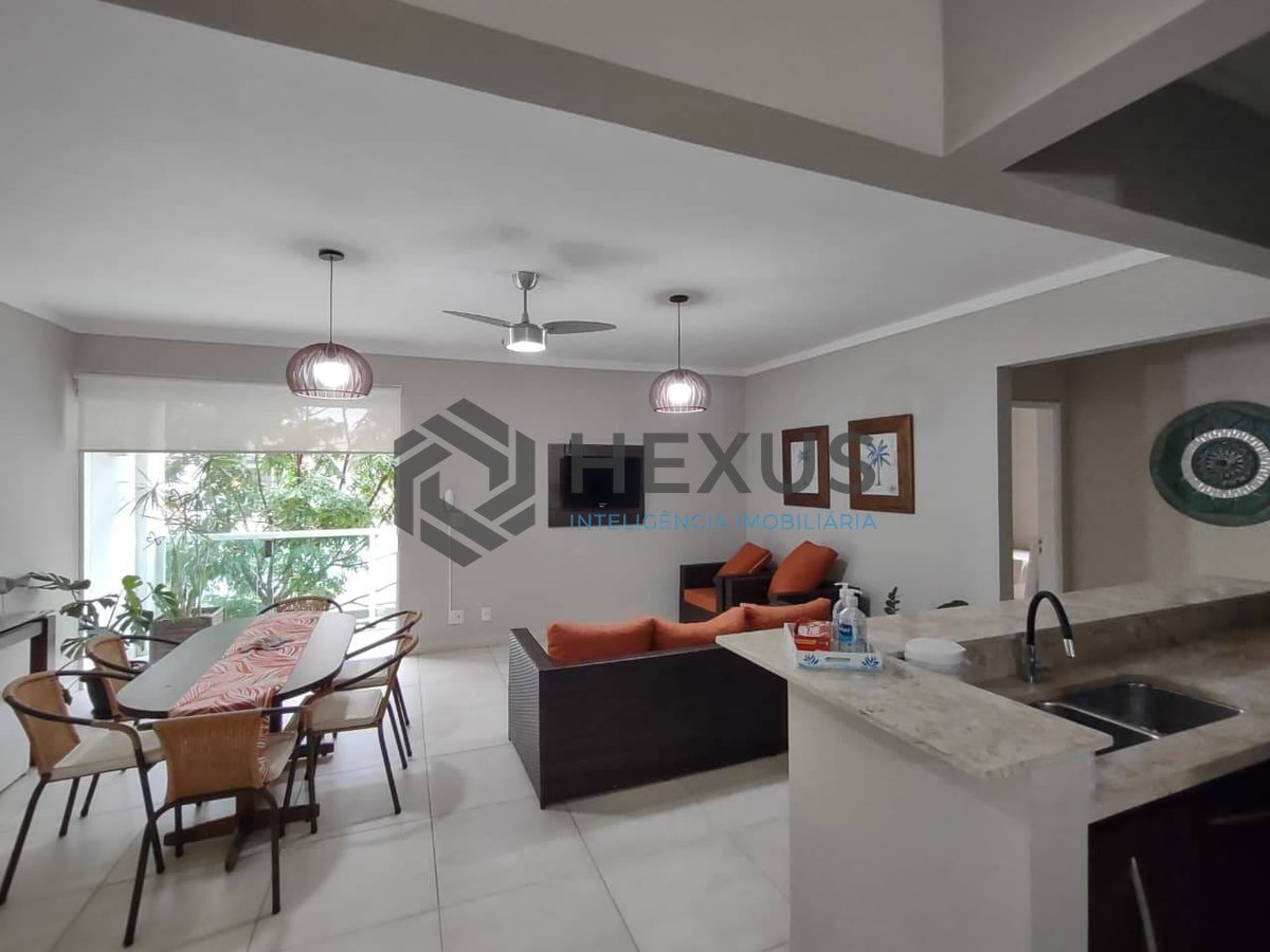 Foto 4 de Apartamento com varanda na região do Hotel Casa Grande na Praia da Enseada, Guaruja