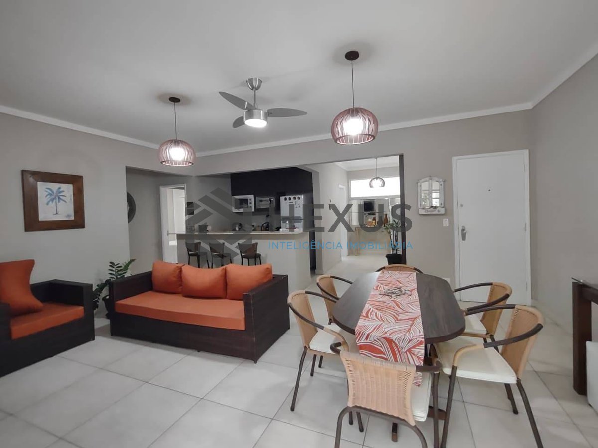 Foto 5 de Apartamento com varanda na região do Hotel Casa Grande na Praia da Enseada, Guaruja