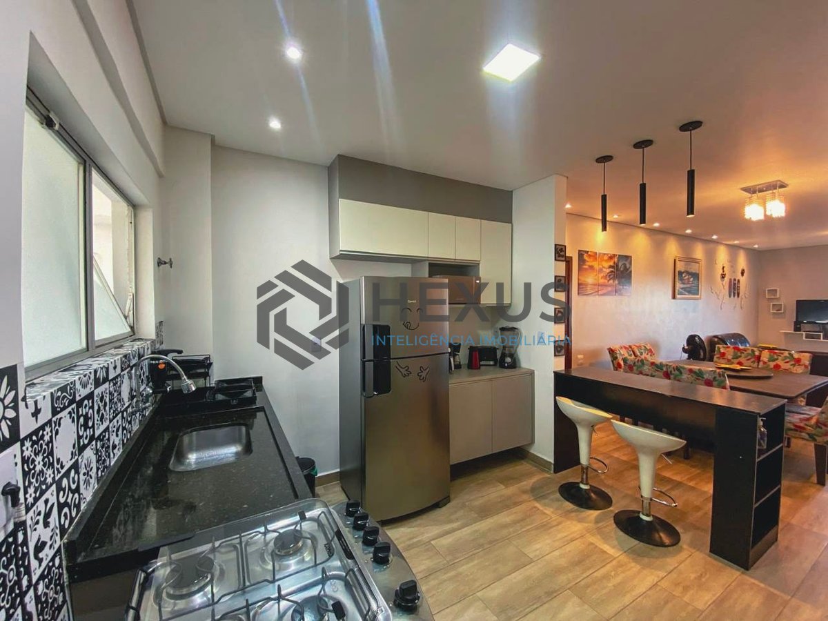 Foto 9 de Apartamento com varanda vista mar e lazer na beira mar da Praia das Pitangueiras, Guarujá