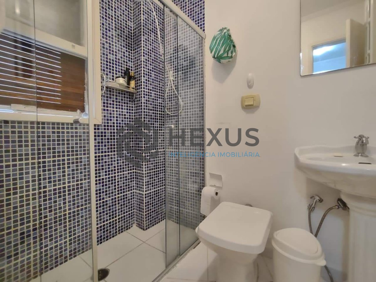 Foto 13 de Apartamento duplex com varanda e lazer na Praia da Enseada, Guaruja