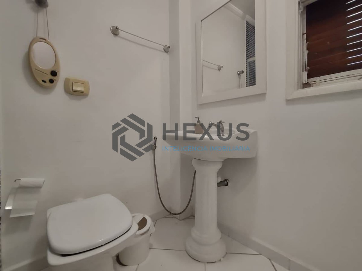 Foto 10 de Apartamento duplex com varanda e lazer na Praia da Enseada, Guaruja