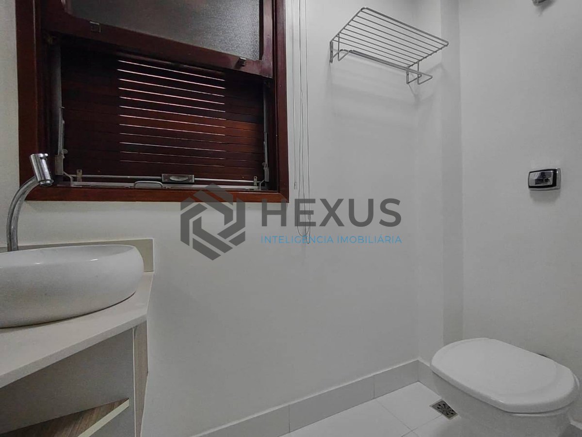 Foto 12 de Apartamento duplex com varanda e lazer na Praia da Enseada, Guaruja