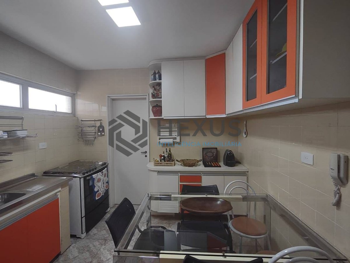 Foto 21 de Apartamento com varanda e lazer na Praia da Enseada, Guaruja