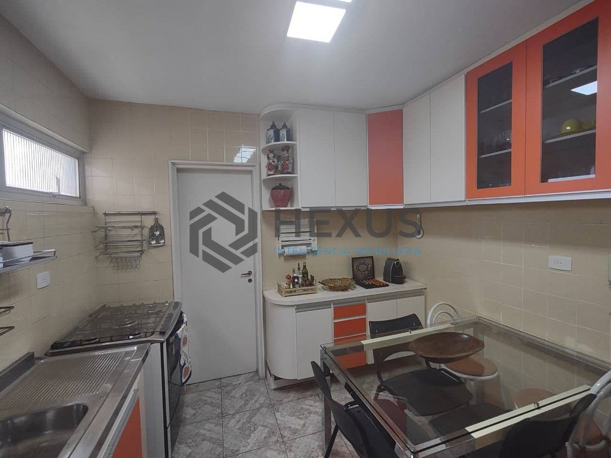Foto 23 de Apartamento com varanda e lazer na Praia da Enseada, Guaruja