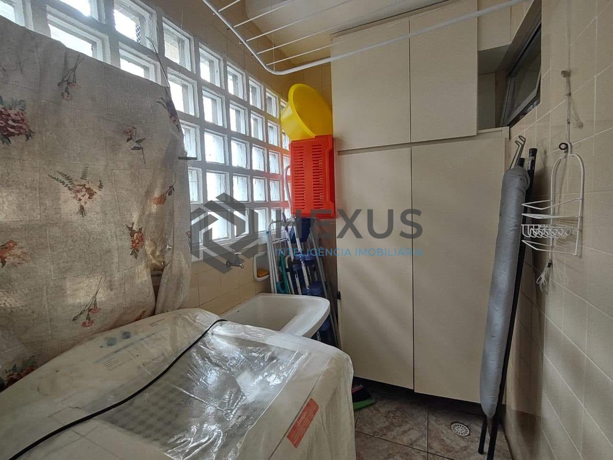 Foto 25 de Apartamento com varanda e lazer na Praia da Enseada, Guaruja