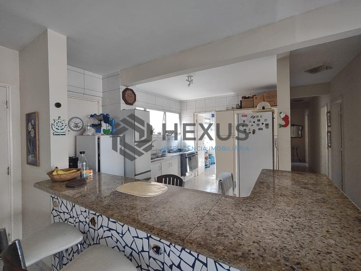 Foto 17 de Apartamento com varanda e lazer na Praia da Enseada, Guaruja