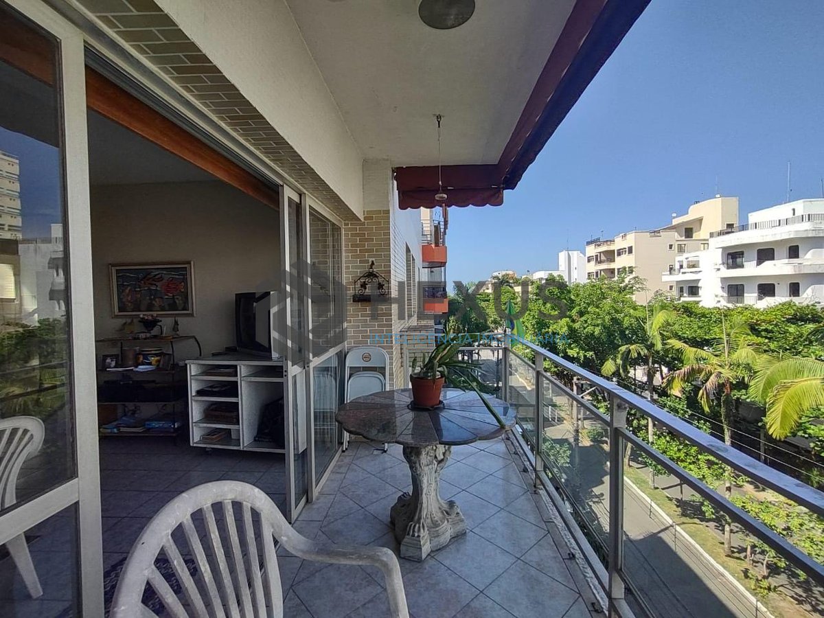Foto 3 de Apartamento com varanda e lazer na Praia da Enseada, Guaruja