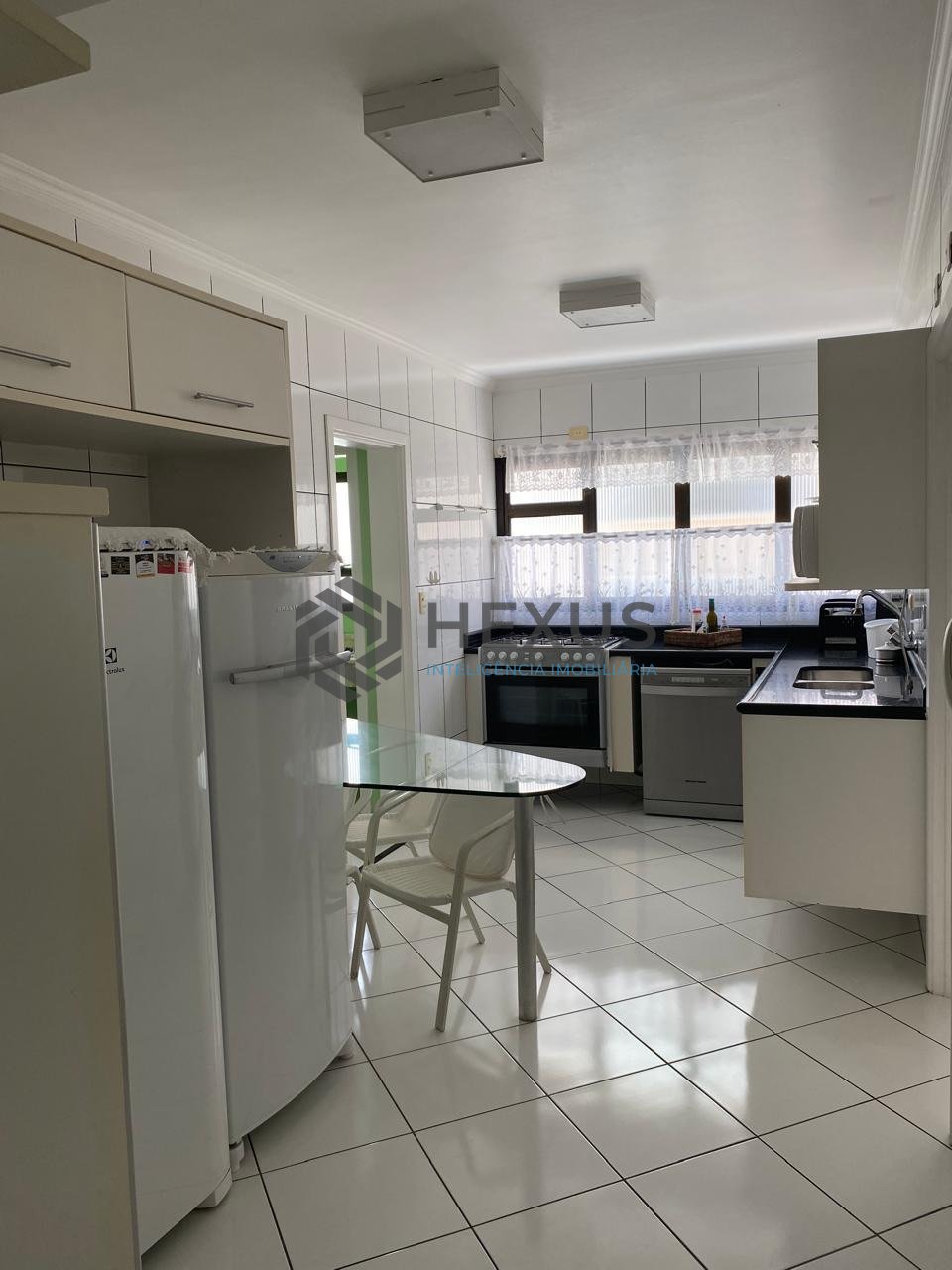 Foto 21 de Apartamento com varanda e lazer a uma quadra da Praia das Asturias, Guaruja