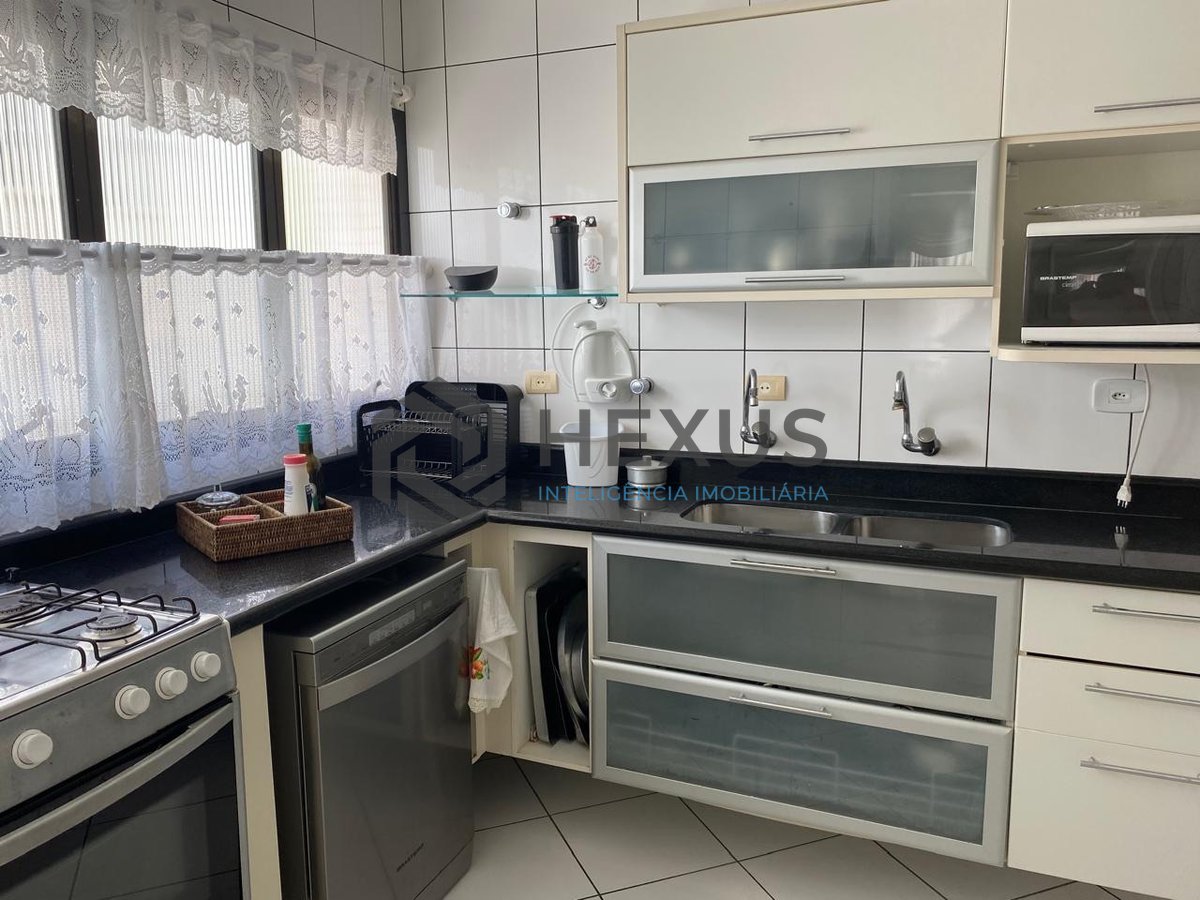 Foto 25 de Apartamento com varanda e lazer a uma quadra da Praia das Asturias, Guaruja