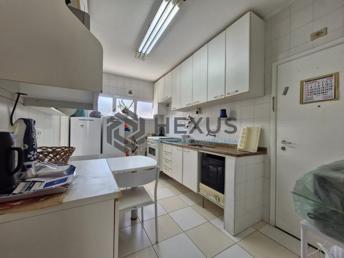 Foto 18 de Apartamento com varanda e vista mar na beira mar da Praia das Asturias, Guaruja