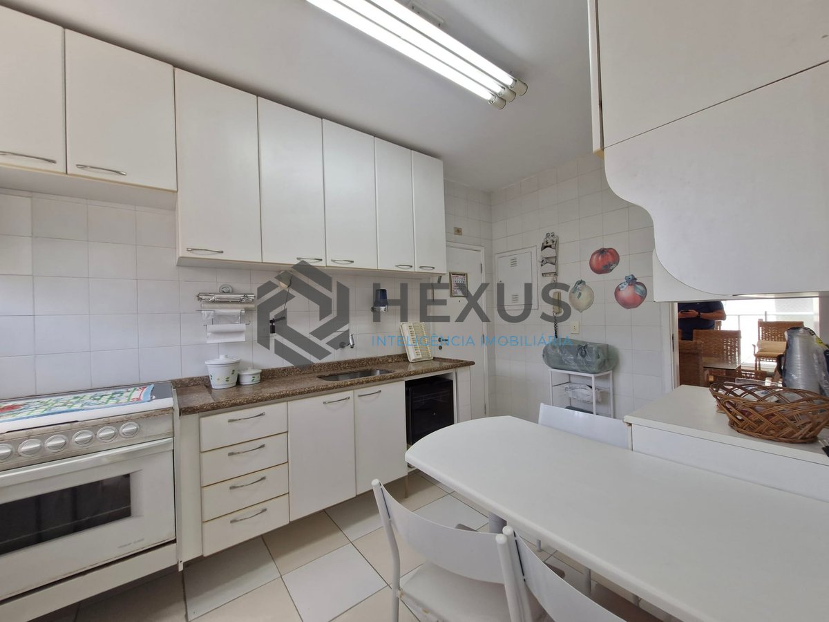Foto 20 de Apartamento com varanda e vista mar na beira mar da Praia das Asturias, Guaruja