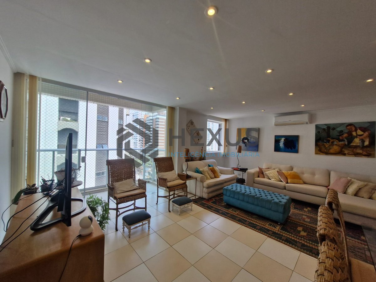 Foto 8 de Apartamento com varanda e vista mar na beira mar da Praia das Asturias, Guaruja
