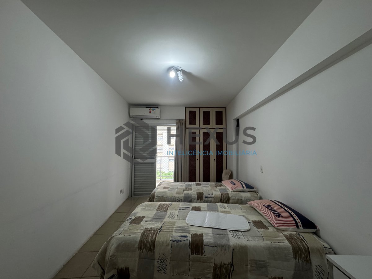 Foto 19 de Apartamento reformado com varanda, lazer e vista mar na quadra mar da Praia das Pitangueiras, Guaruja