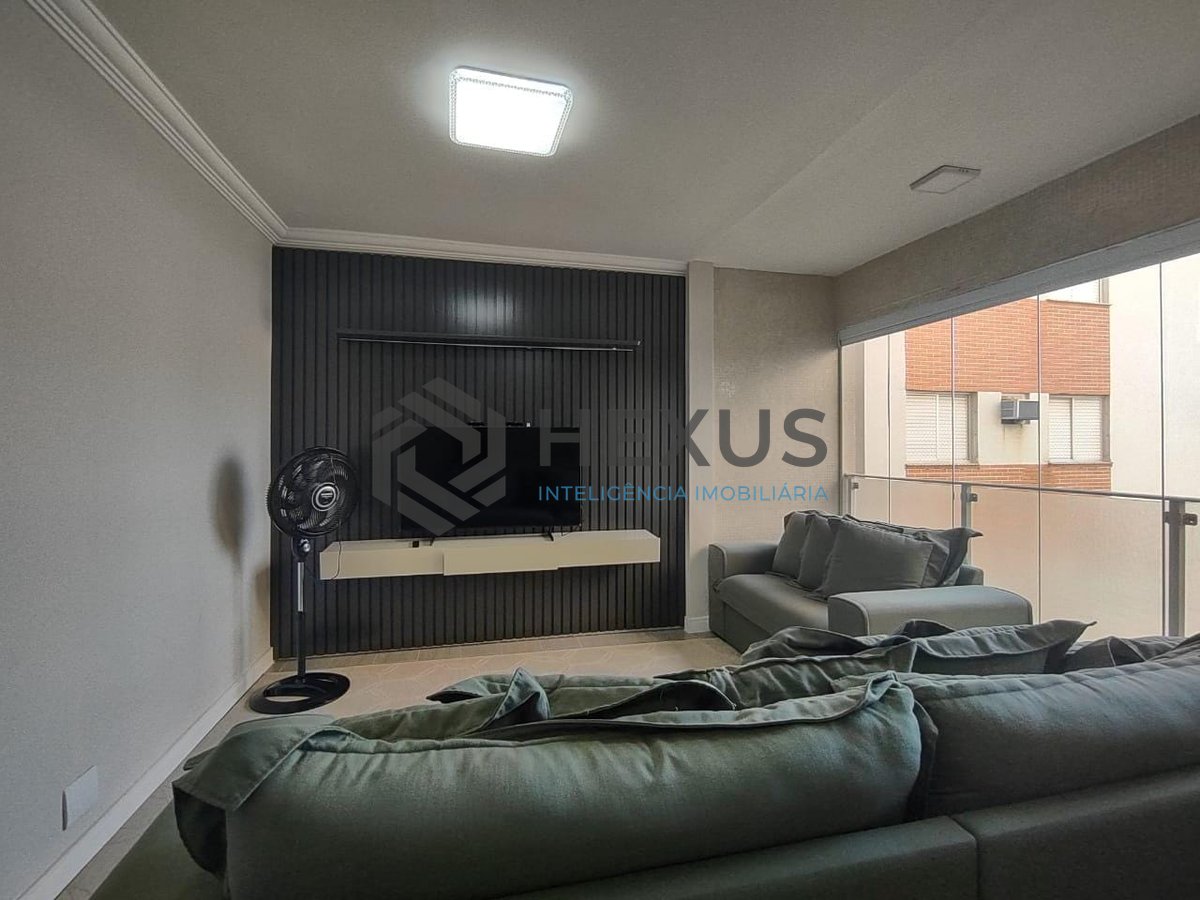 Foto 4 de Apartamento com varanda e lazer na Praia da Enseada, Guaruja