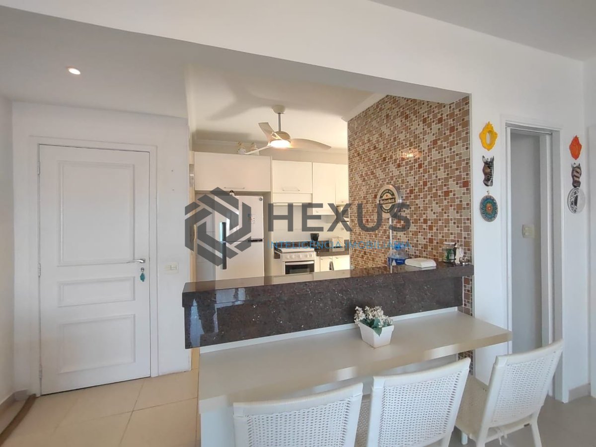 Foto 17 de Apartamento com varanda, vista mar e lazer na Praia da Enseada, Guaruja