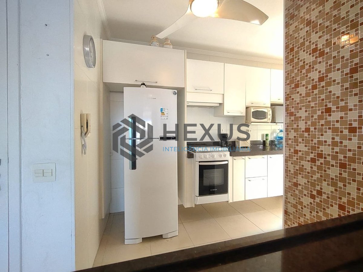 Foto 18 de Apartamento com varanda, vista mar e lazer na Praia da Enseada, Guaruja