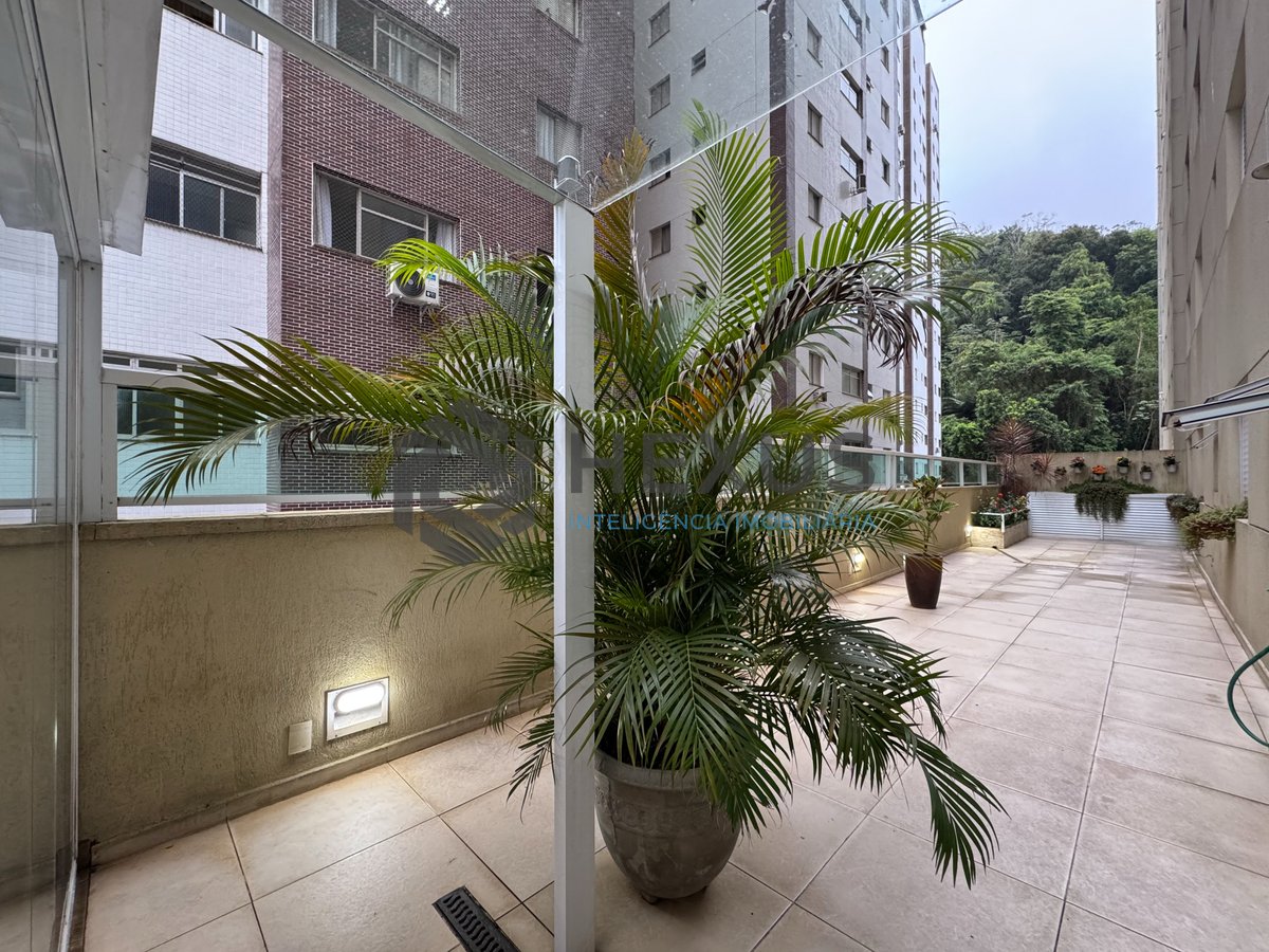 Foto 14 de Apartamento garden com varanda gourmet e lazer na Praia das Pitangueiras, Guaruja