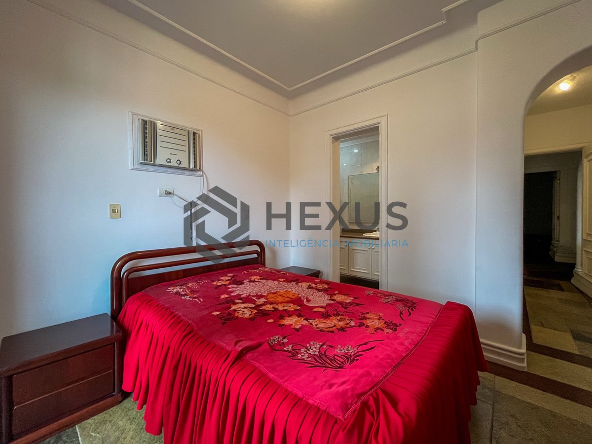 Foto 20 de Apartamento com varanda e lazer na Praia da Enseada, Guaruja