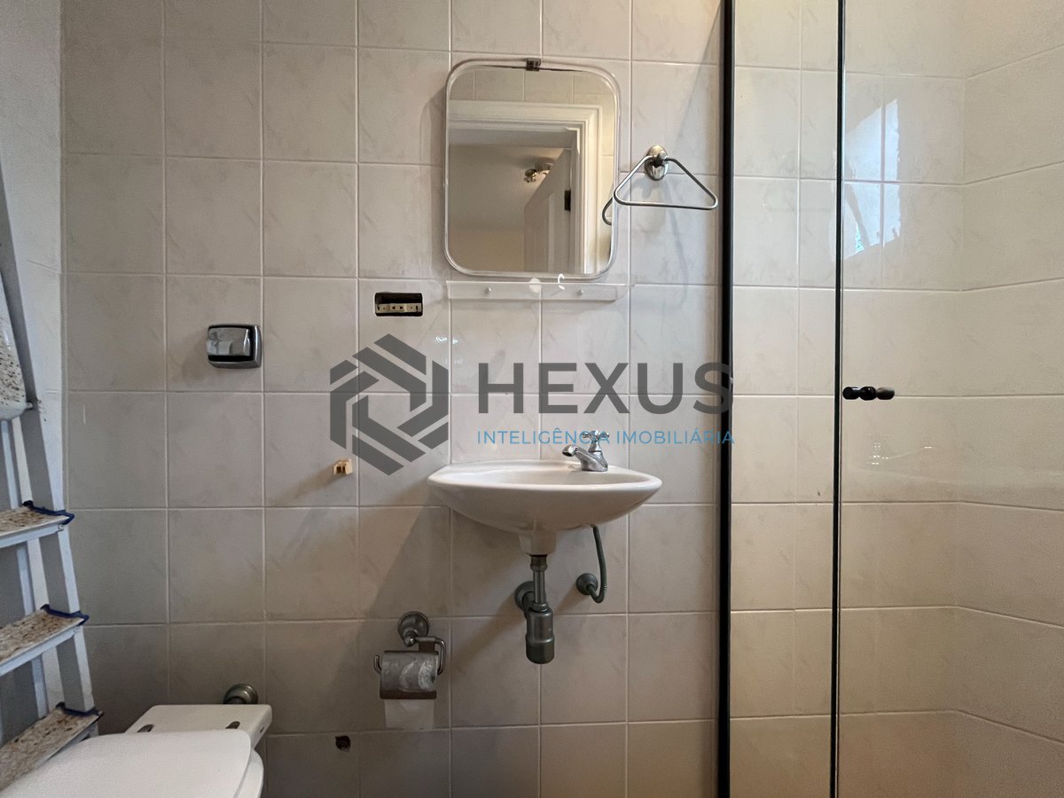 Foto 29 de Apartamento com varanda e lazer na Praia da Enseada, Guaruja